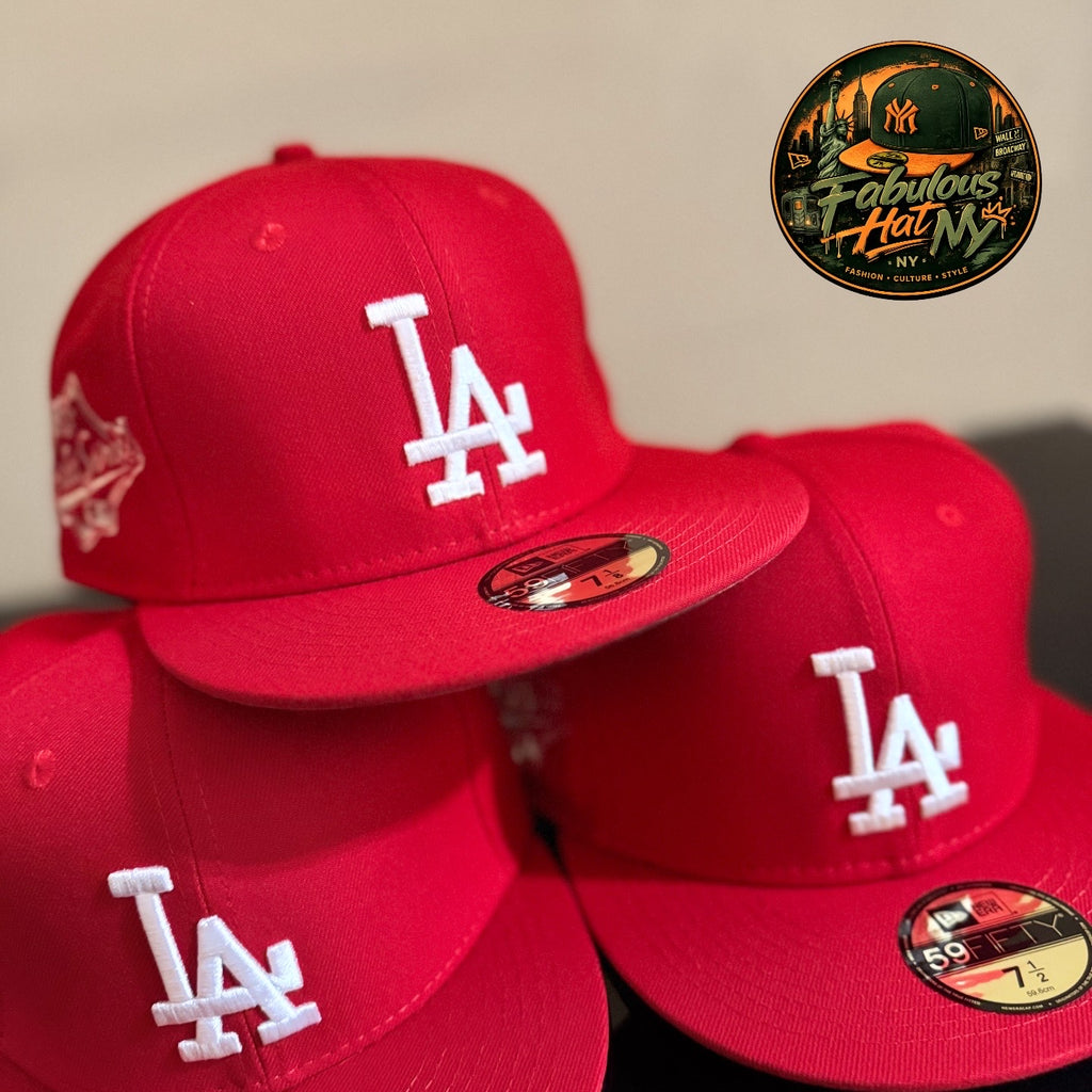 Gorra roja de los Dodgers de Los Ángeles cuenta con un parche conmemorativo del 50 aniversario del Juego de Estrellas de 1980 en el lateral.